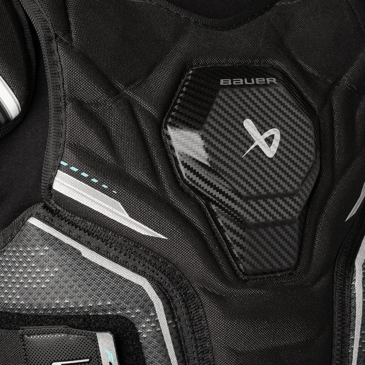 Нагрудник S26 F40 SHOULDER PAD SR